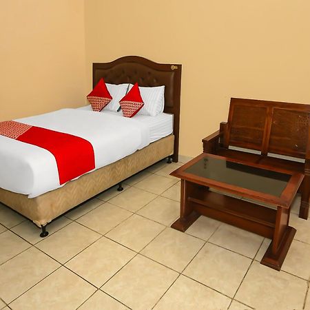 Super Oyo 3978 Hotel Danau Indah Bekasi Zewnętrze zdjęcie