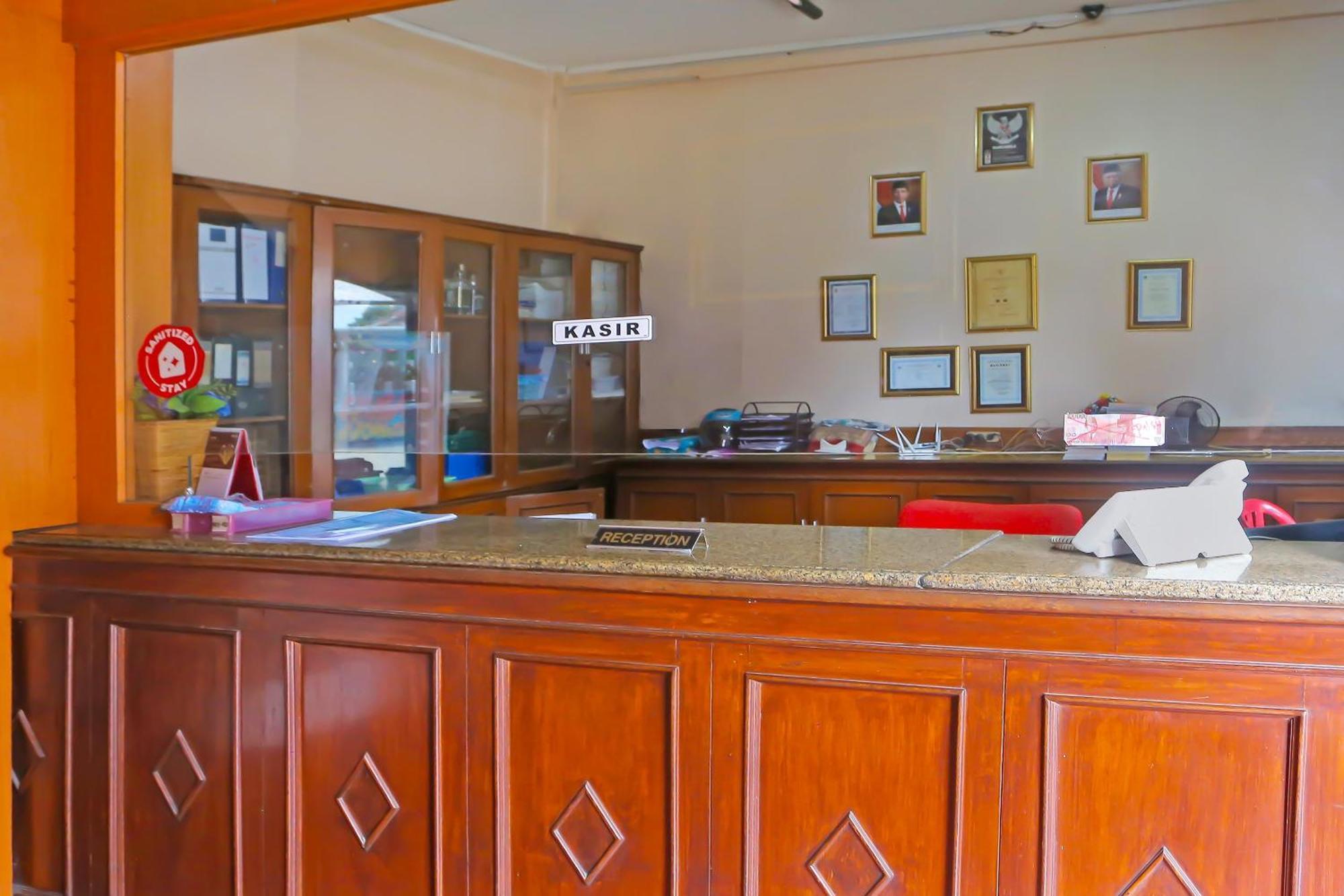 Super Oyo 3978 Hotel Danau Indah Bekasi Zewnętrze zdjęcie