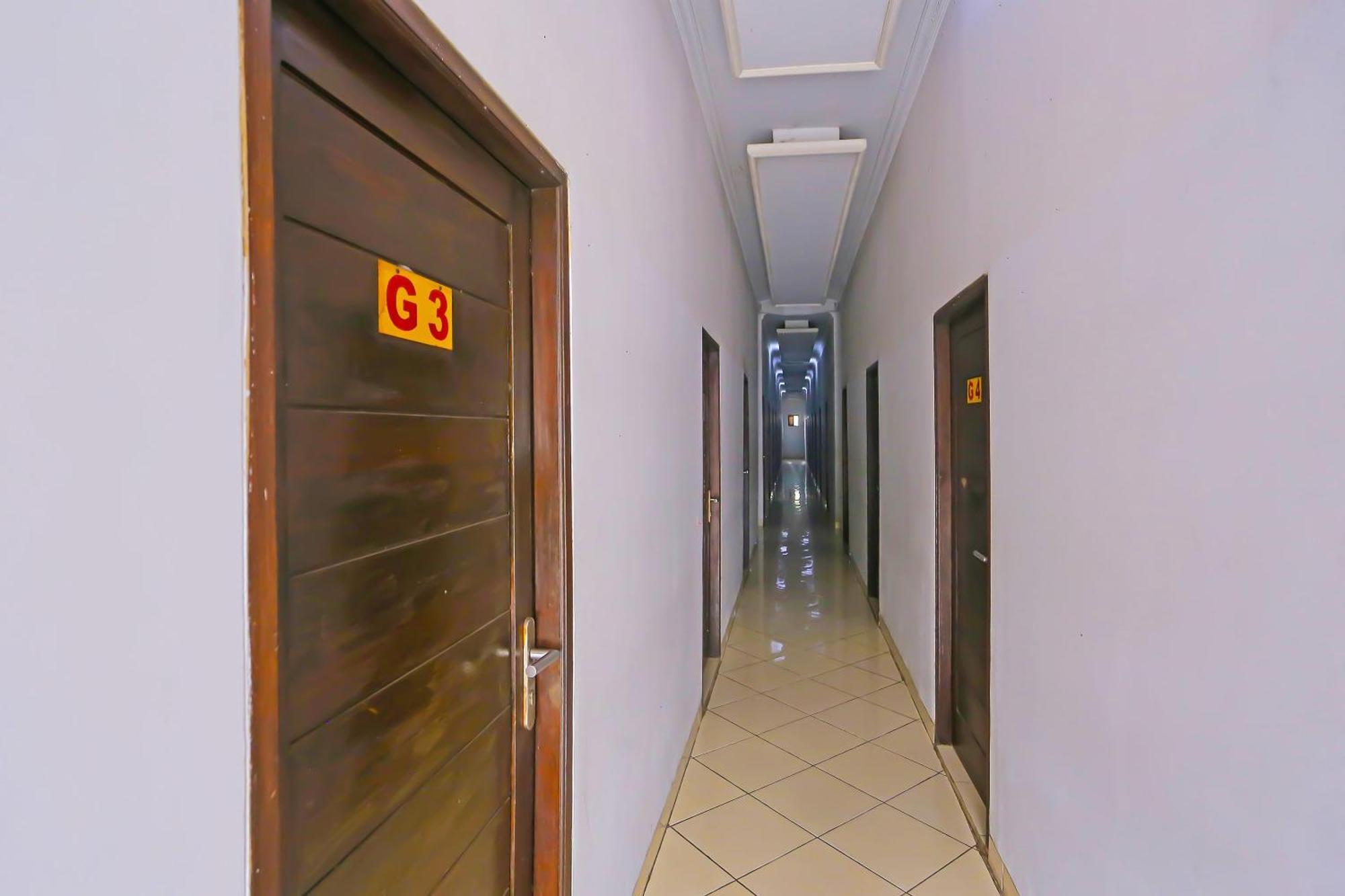 Super Oyo 3978 Hotel Danau Indah Bekasi Zewnętrze zdjęcie