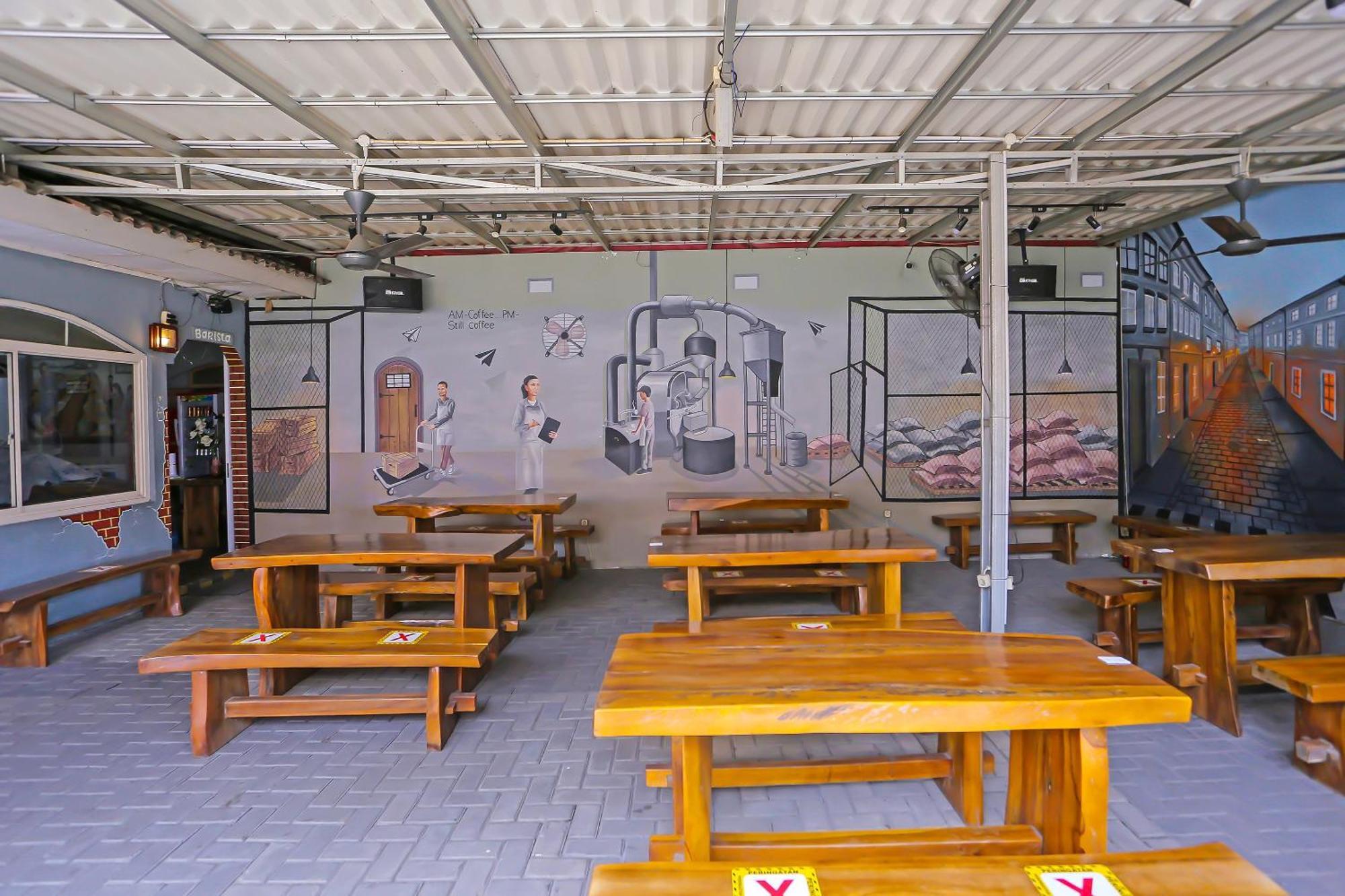 Super Oyo 3978 Hotel Danau Indah Bekasi Zewnętrze zdjęcie