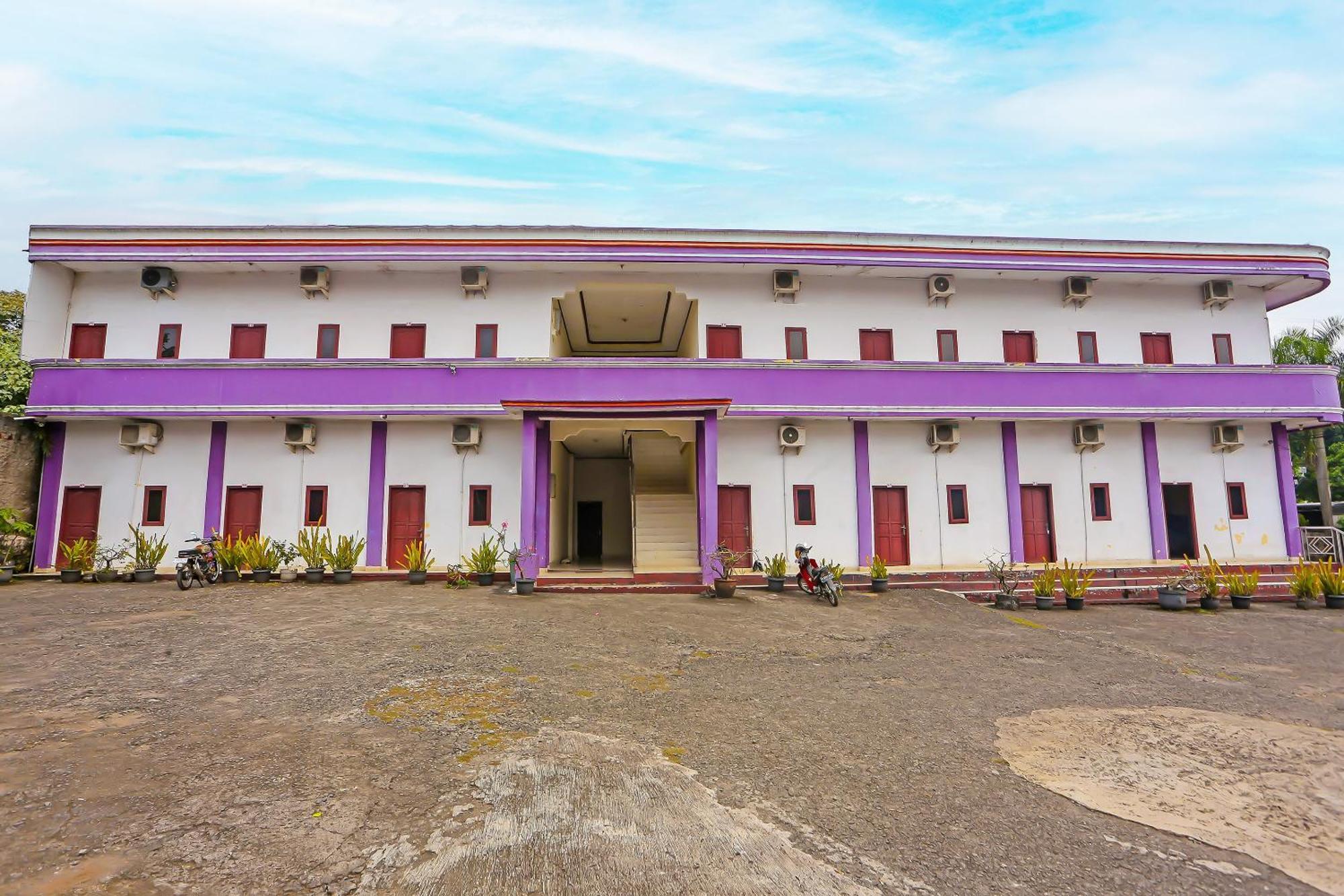 Super Oyo 3978 Hotel Danau Indah Bekasi Zewnętrze zdjęcie